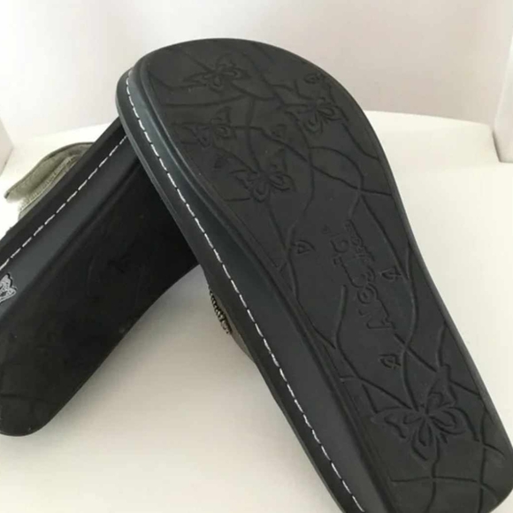 ALEGRIA Thong Style Silver Studded bejeweled Sandal - Picture 5 of 8